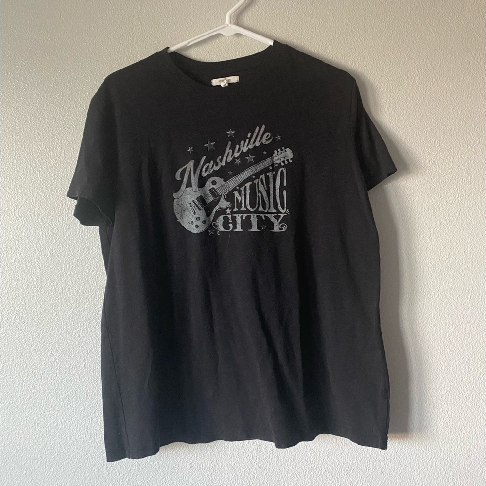 Small Maurice’s Black Tshirt